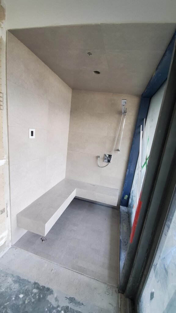 Walk-in Shower & bench 