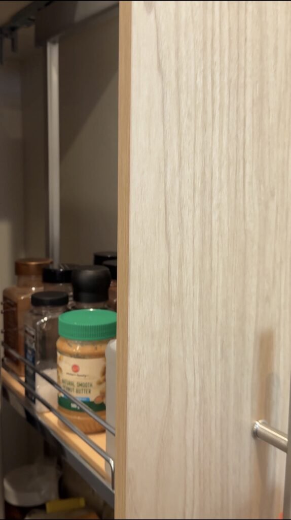 Pull-out pantry