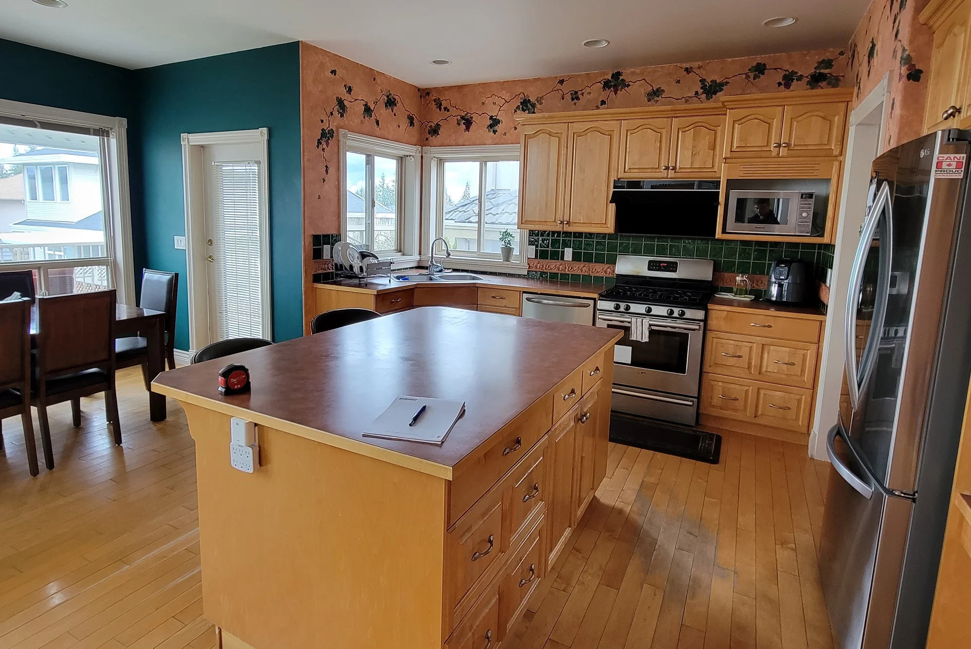 kitchen cabinets Coquitlam