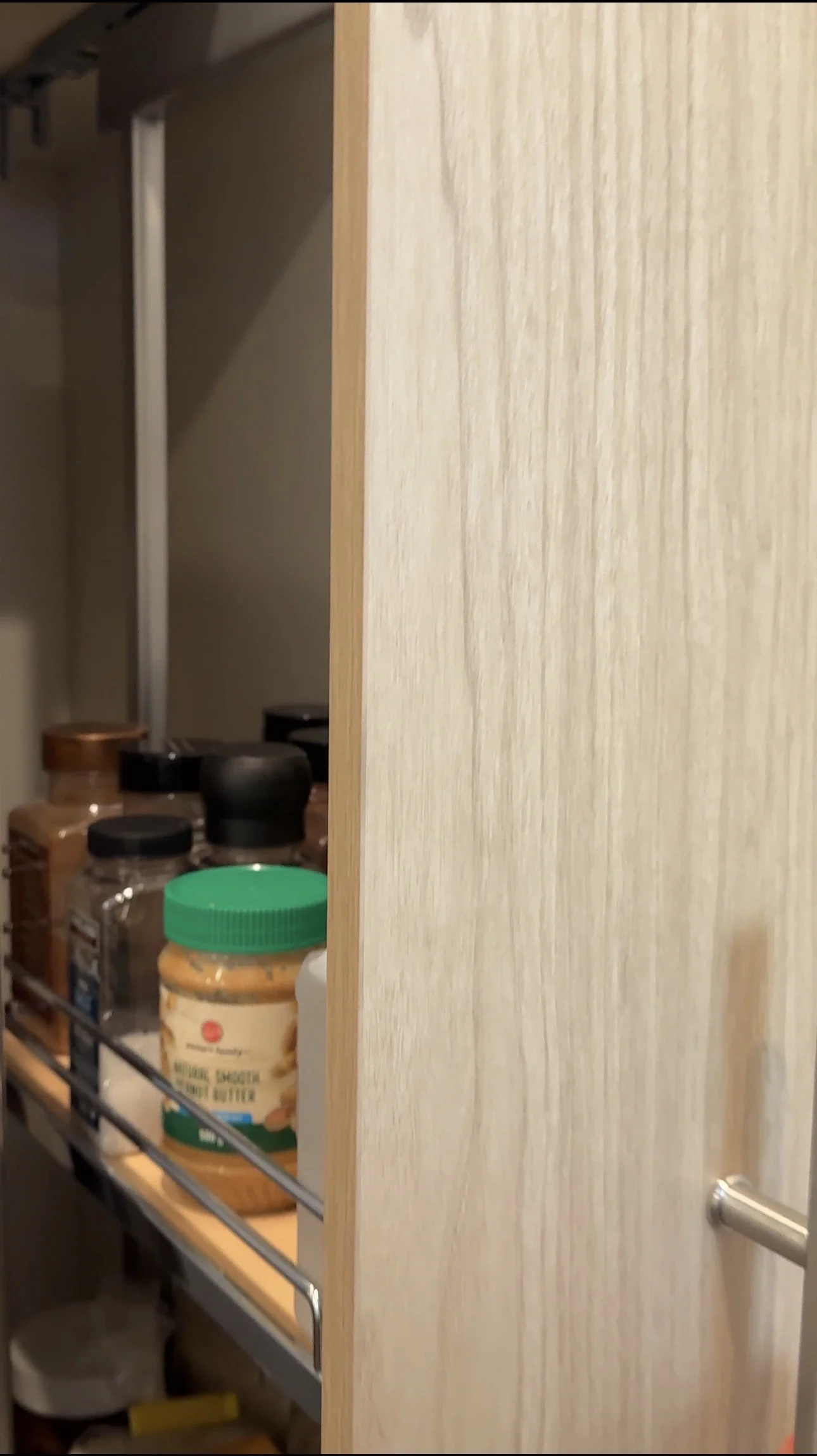 Pull-out pantry